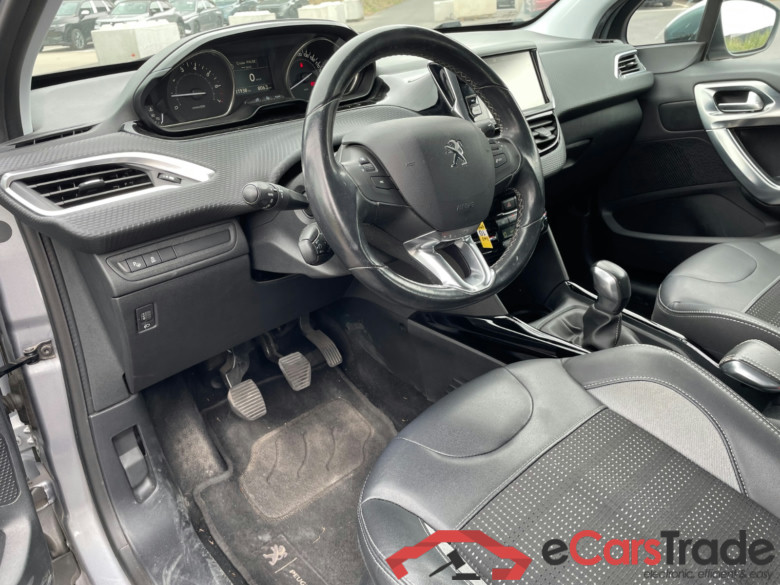 Peugeot 2008 1.2 PureTech Allure Navi 1/2 Leather Klima PDC ... #5