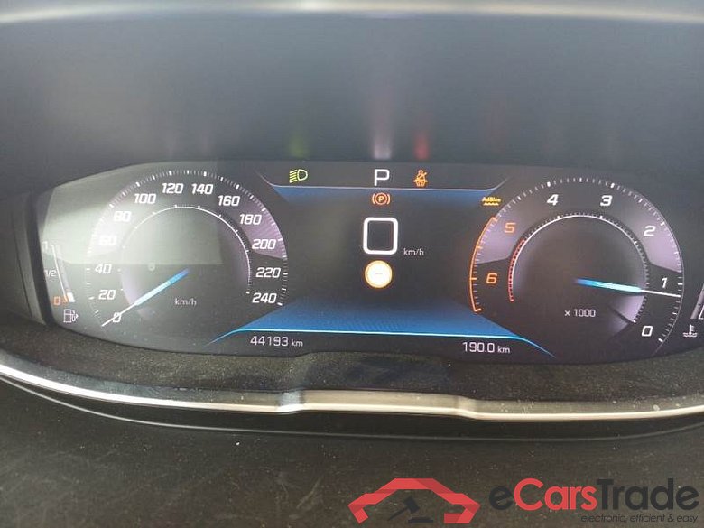 PEUGEOT 3008 / 2020 / 5P / SUV BLUEHDI 130 EAT8 SeS ALLURE #4