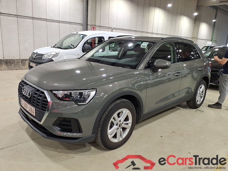 AUDI Q3 1.4 45 TFSI E S TRONIC