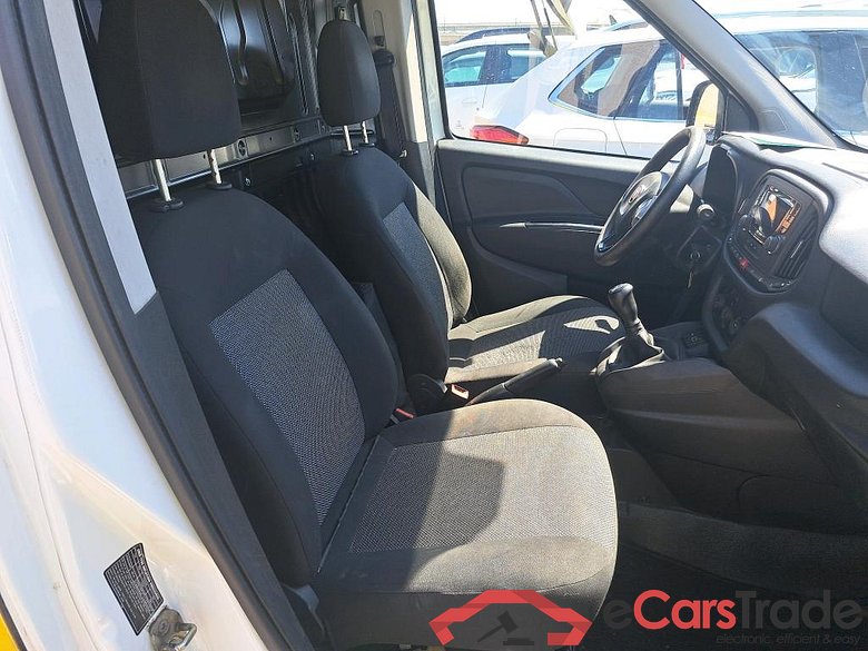 FIAT Doblò Cargo/2015/3P/furgón derivado de turismo Cargo Base Plus 1.3 Mjet 59kW (80CV) #6