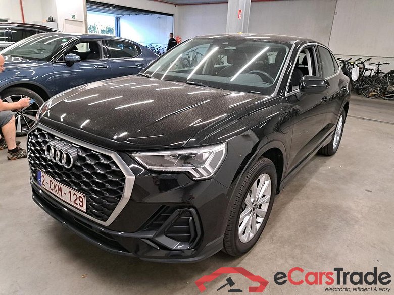 AUDI - AUD Q3 SB 45 TFSI e 245PK S-Tronic Pack Platinum With Heated Seats & Adaptive Cruise Control & Rear Camera * HYBRID *