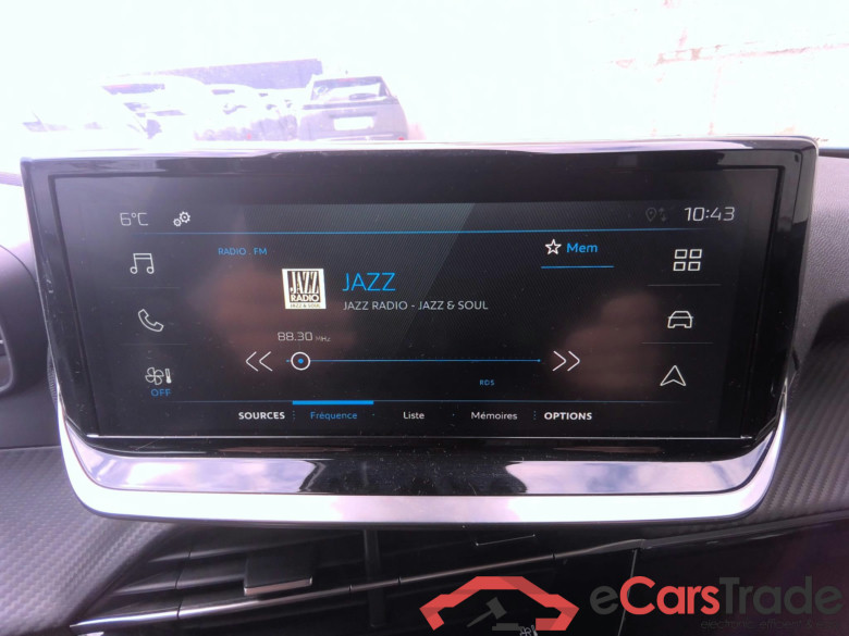 Peugeot 2008 1.2 Puretech LED Navi Klima PDC ... #4