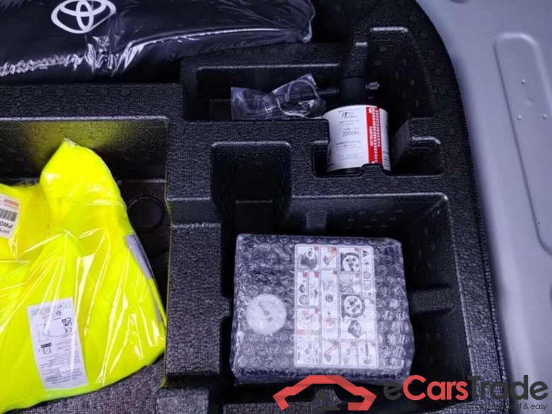 TOYOTA YARIS 1.5 Hybrid 115 Comfort #3