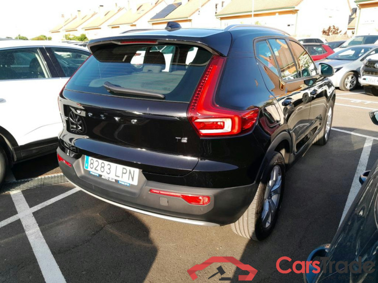 VOLVO XC40 / 2017 / 5P / todoterreno 1.5 T2 Momentum Auto #2