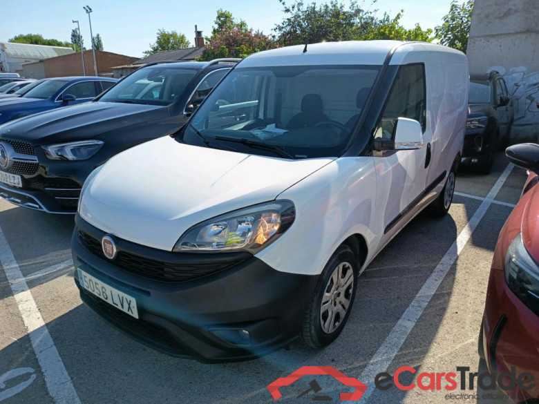 FIAT Doblò Cargo/2015/4P/furgón derivado de turismo Cargo SX 1.6 Mjet 66kW (90CV) (AC) #1