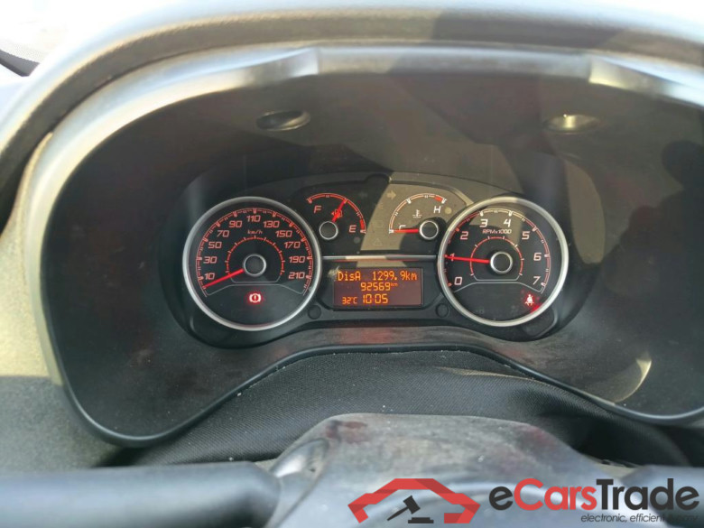 FIAT Doblò Cargo/2015/4P/furgón derivado de turismo Cargo SX 1.6 Mjet 66kW (90CV) (AC) #4