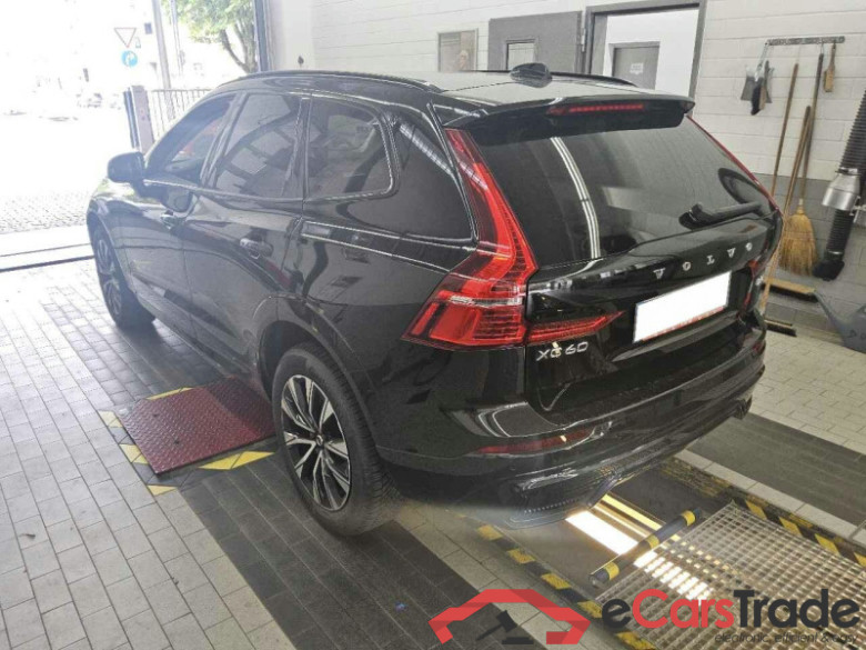 Volvo XC60 (03.2017->) DE - SUV5 B5 (Benzin) AWD EU6e, Plus Dark Mild-Hybrid, (Facelift 2) 2025 - 2026 #4