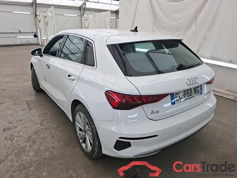 AUDI A3 Sportback / 2020 / 5P / Berline 35 TFSI 150 MHEV S Tronic Design Luxe #2