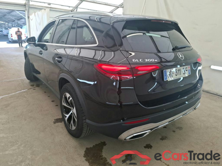 MERCEDES-BENZ GLC / 2022 / 5P / SUV GLC 300 e Business Line 4MATIC #2