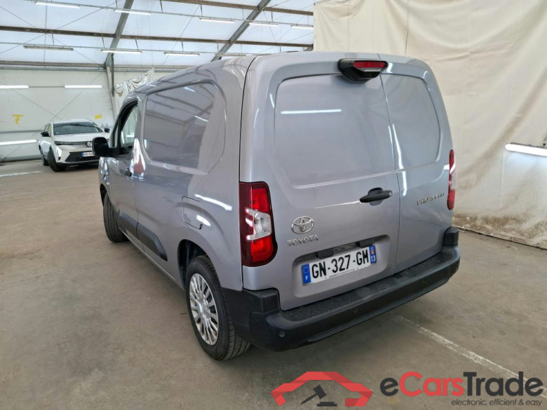 TOYOTA Proace City / 2019 / 4P / Fourgonnette 1.5 Medium 130 D-4D Business #2