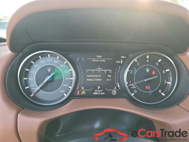 MASERATI Levante / 2016 / 5P / todoterreno Executive 3.0 V6 twin turbo 257 kW #4