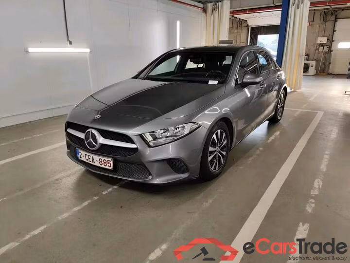 Mercedes A-Klasse A-Klasse A 180 Essential Line 100kW/136pk  5D/P Auto-7 #1