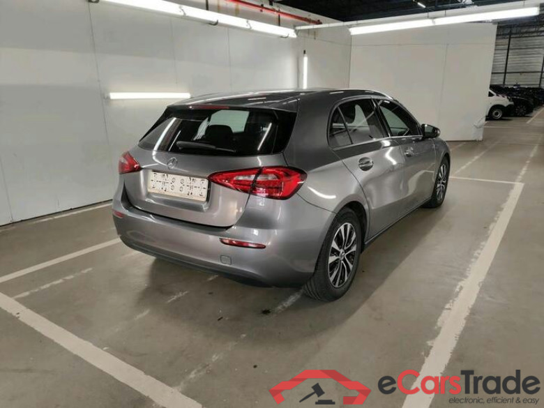 Mercedes A-Klasse A-Klasse A 180 Essential Line 100kW/136pk  5D/P Auto-7 #4