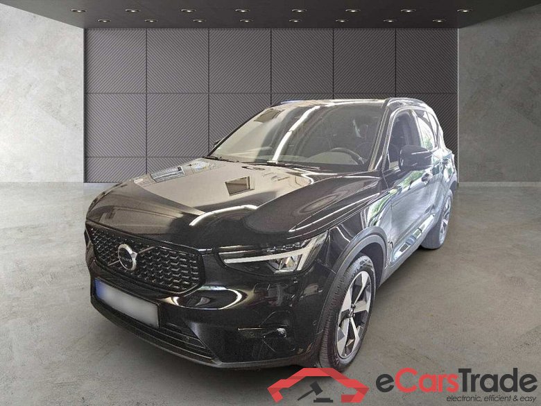 Volvo XC40 (2017->) DE - SUV5 B4 AWD EU6d, Ultimate Dark, (Facelift) 2022 - 2022 #1