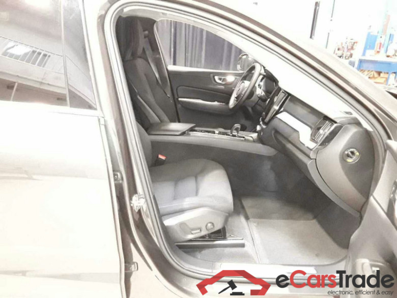 Volvo XC60 (03.2017->) DE - SUV5 B4 (Benzin) 2WD EU6d, Momentum Pro Mild-Hybrid, (Facelift) 2021 - 2022 #4