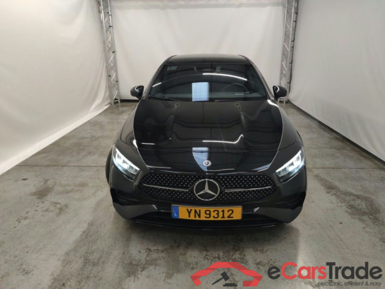 MERCEDES CLASSE A DIESEL (W177) A 200 d 150hp AMG Line 5d #1