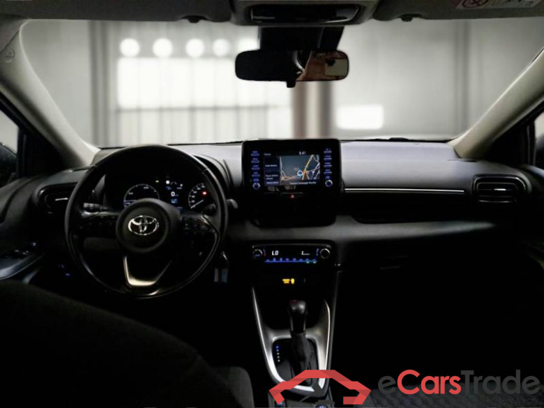 TOYOTA YARIS / 2020 / 5P / BERLINA HYBRID BUSINESS MY22 #3