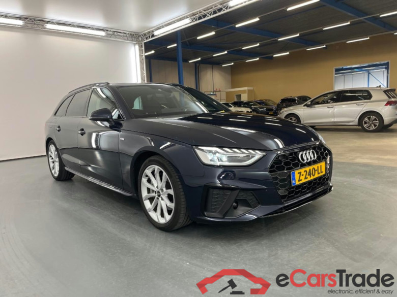 AUDI A4 AVANT 40 TFSI S edition Competition #2