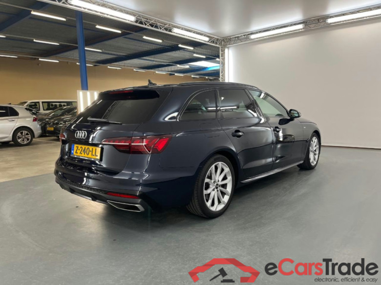 AUDI A4 AVANT 40 TFSI S edition Competition #4