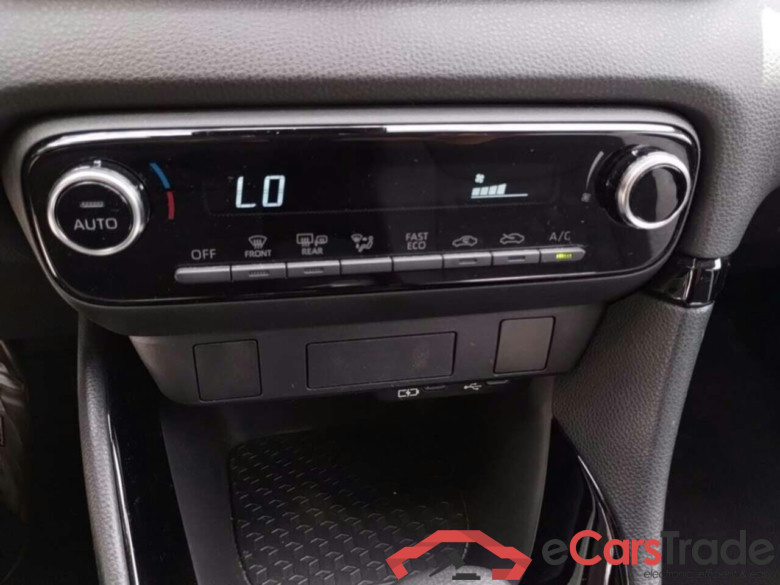 TOYOTA YARIS 1.5 Hybrid 115 First Edition #6