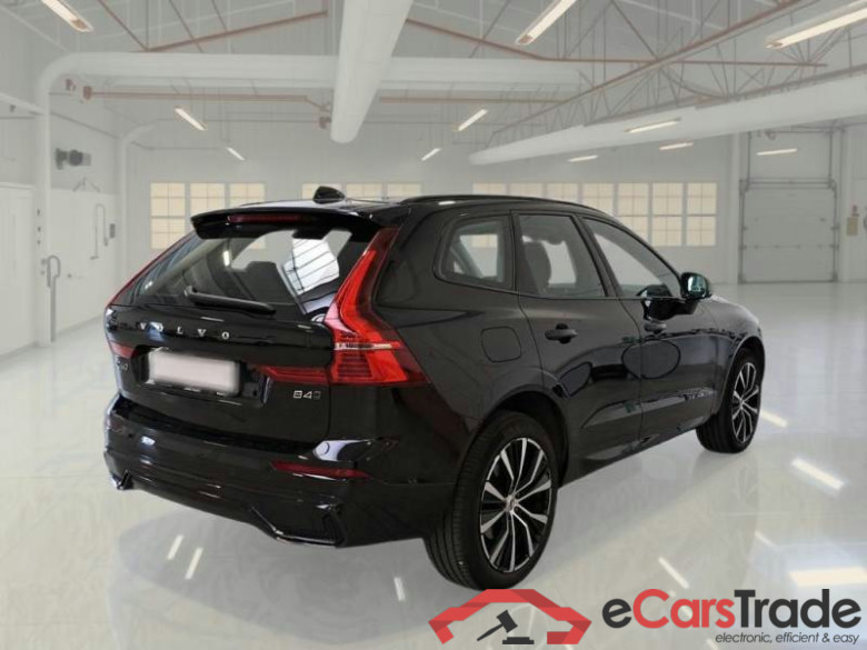 VOLVO XC60 / 2021 / 5P / SUV B4 D AWD AUTOMATICO ULTIMATE DARK #2