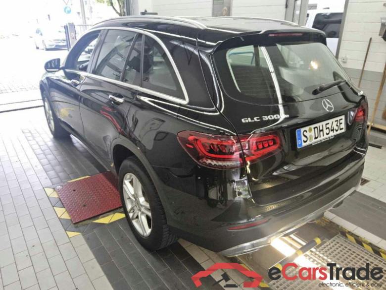 Mercedes-Benz GLC (BM 253)(06.2015->) DE - SUV5 GLC 300 de EU6d, 4Matic, (Facelift) 2020 - 2022 #4