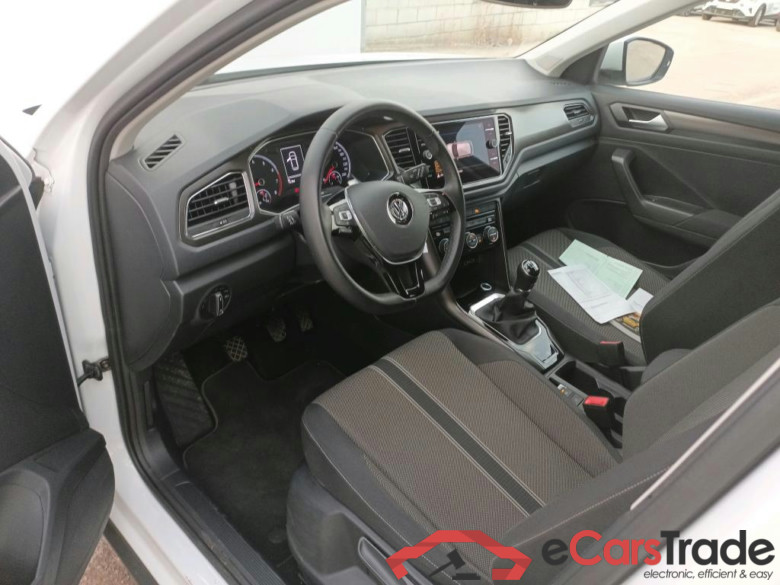 VOLKSWAGEN T-Roc / 2017 / 5P / todoterreno Advance 1.0 TSI 85kW (115CV) #3