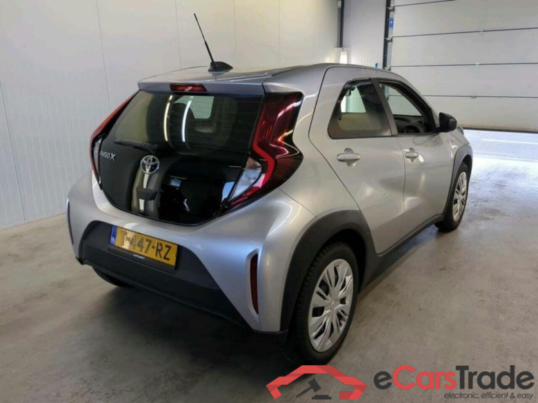 TOYOTA Aygo X 1.0 VVT-i MT Play #2