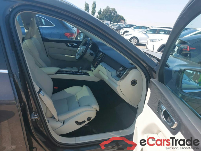 VOLVO  XC60   2.0 T6 AWD Recharge Plus Bright Auto #6
