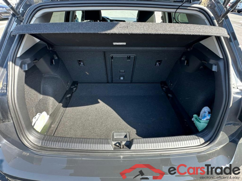VOLKSWAGEN Golf VIII Golf ACTIVE 1.5 eTSI 96 kW (130 ch) 7 vitesses DSG #4