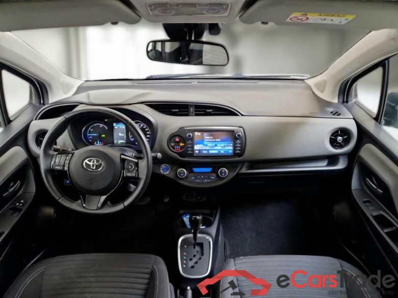 TOYOTA YARIS / 2017 / 5P / BERLINA 1.5 HYBRID BUSINESS #3