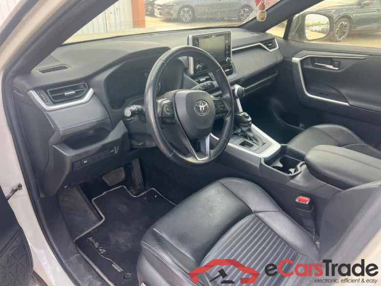 TOYOTA Rav4 / 2018 / 5P / todoterreno 2.5l 220H Style #3