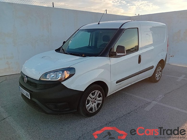 FIAT Doblò Cargo/2015/4P/furgón derivado de turismo Cargo SX 1.3 Mjet 70 kW (95 CV)