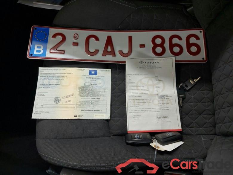 Toyota C-HR 1.8 VVT i-Hybrid C-Lub Mono-Tone E-CVT 5d #4