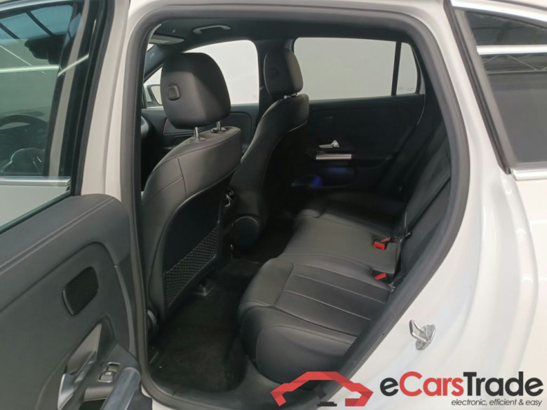 MERCEDES EQA (H293) 66.5 kWh EQA 250 Luxury Line 5d #3
