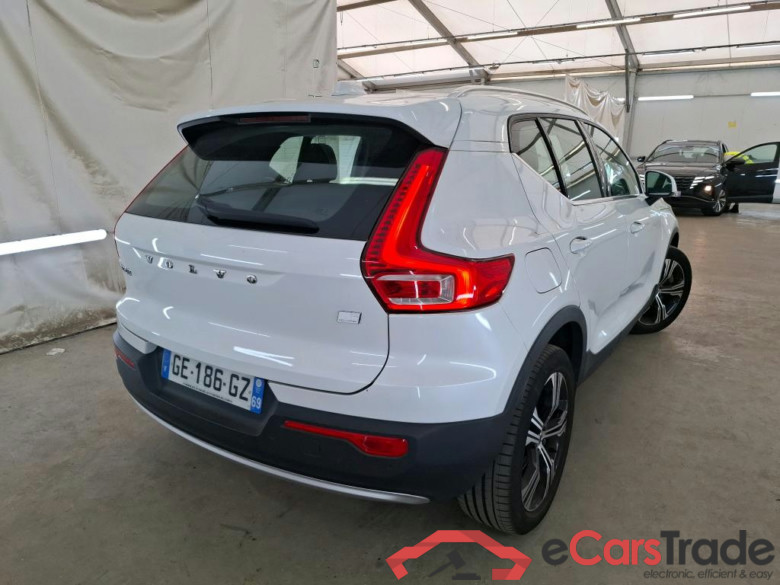 VOLVO XC40 / 2017 / 5P / SUV Recharge T4 211 DCT7 Inscription Busi #3