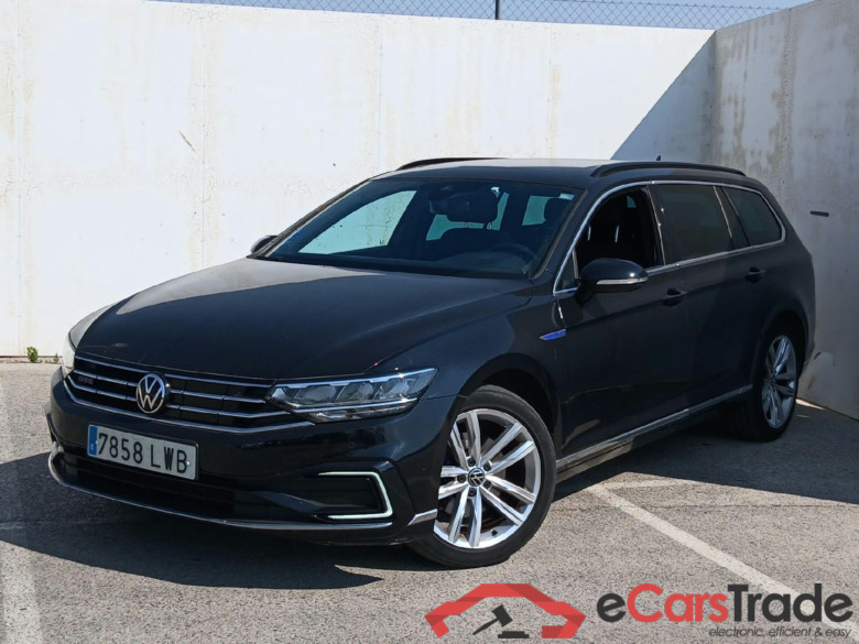 VOLKSWAGEN Passat / 2019 / 5P / familiar Variant GTE 1.4 TSI e-Power 115kW + 85kW #1