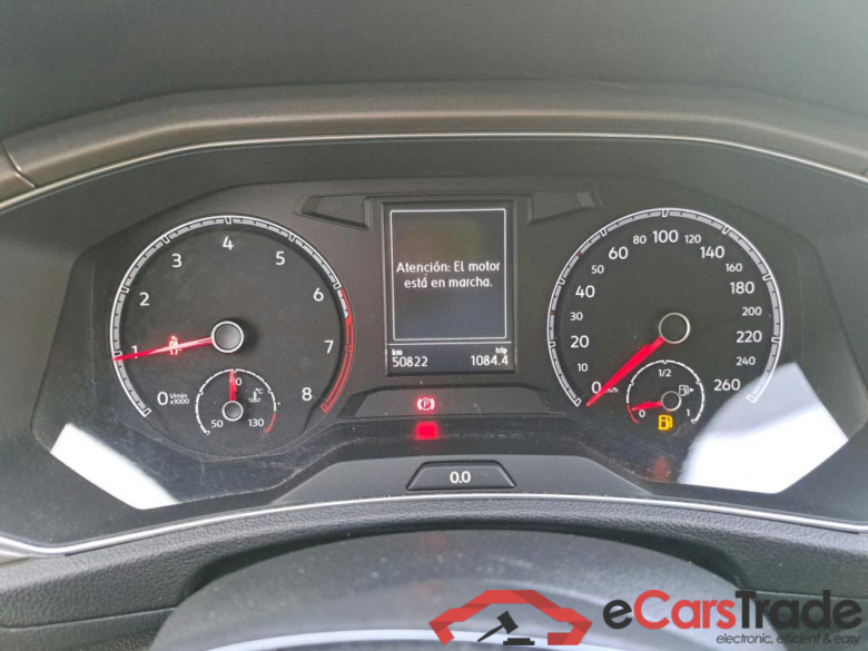 VOLKSWAGEN T-Roc / 2017 / 5P / todoterreno Advance 1.0 TSI 81kW (110CV) #4