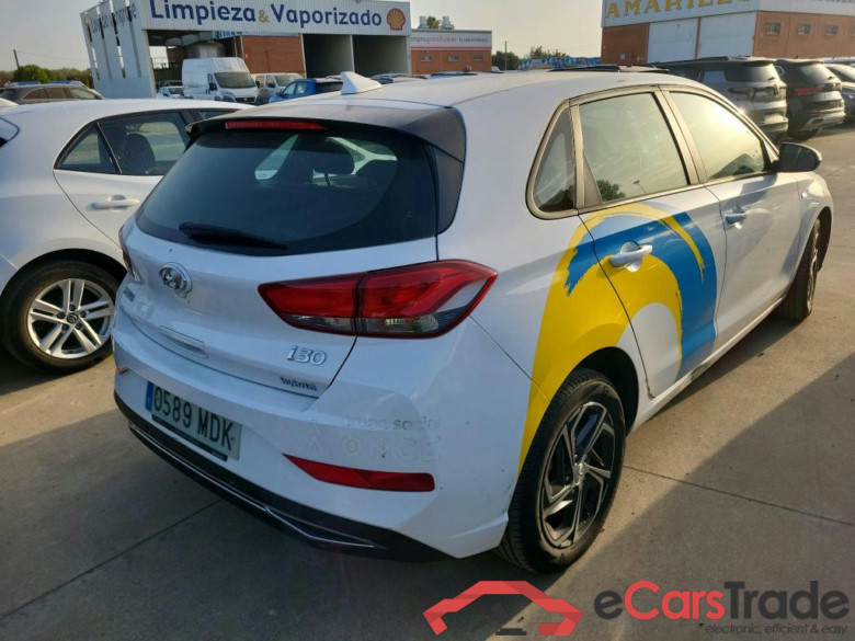 HYUNDAI i30 / 2020 / 5P / berlina con portón 1.0 TGDI 48V Klass #2