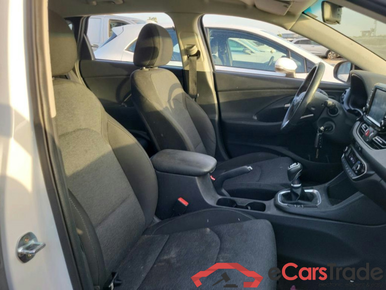 HYUNDAI i30 / 2020 / 5P / berlina con portón 1.0 TGDI 48V Klass #6