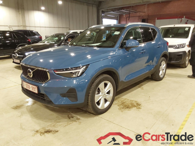 VOLVO XC40 2.0 B3 CORE DCT