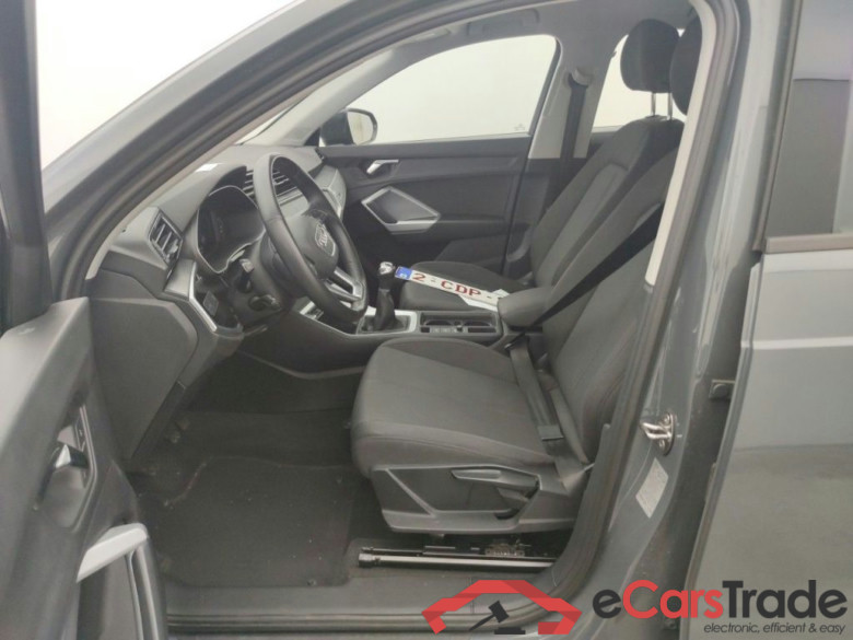 Audi Q3 35 TFSI Attraction 5d #3