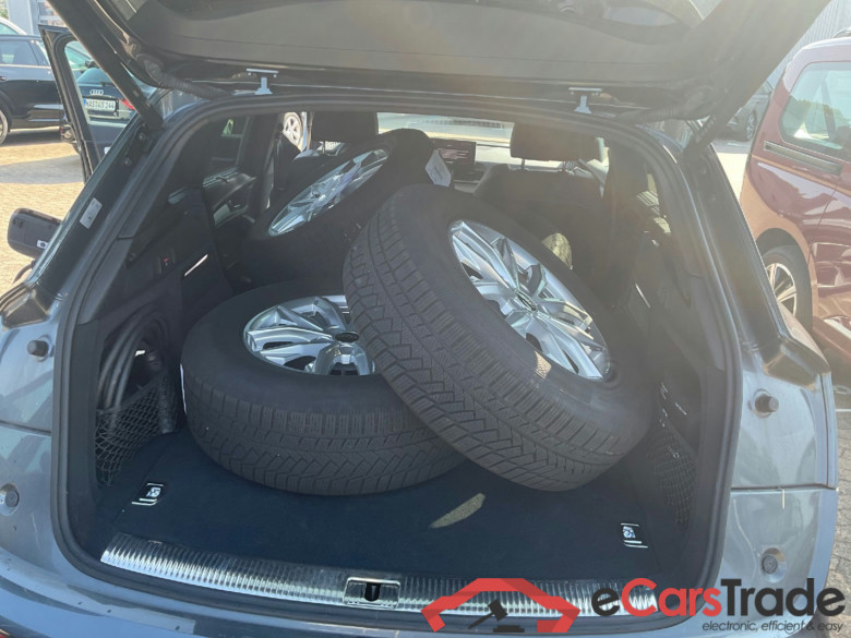 Q5 50 TFSI e quattro S line 2.0 TFSI 220KW AT7 E6d