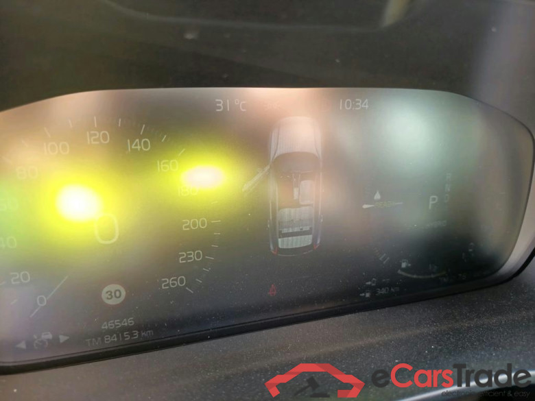 VOLVO XC40 / 2017 / 5P / todoterreno 1.5 T5 Twin Recharge R-Design Auto #4