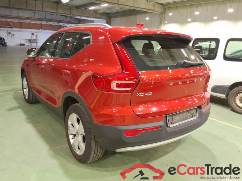 VOLVO XC40 1.5 T2 Momentum Pro #2