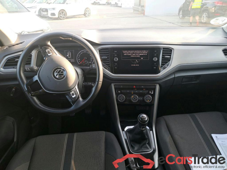 VOLKSWAGEN T-Roc / 2017 / 5P / todoterreno Advance R-Line 1.0 TSI 81kW (110CV) #3