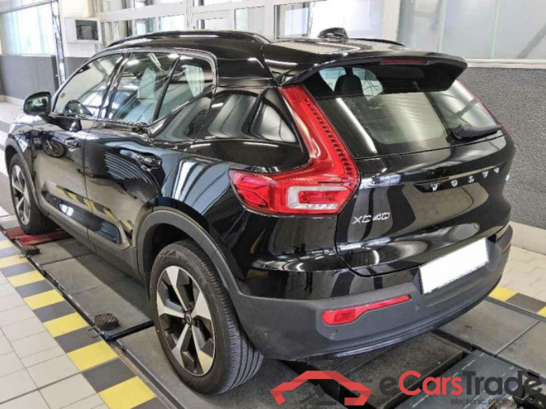 Volvo XC40 (2017->) DE - SUV5 B4 2WD EU6d, Plus Dark, (Facelift) 2022 - 2024 #4