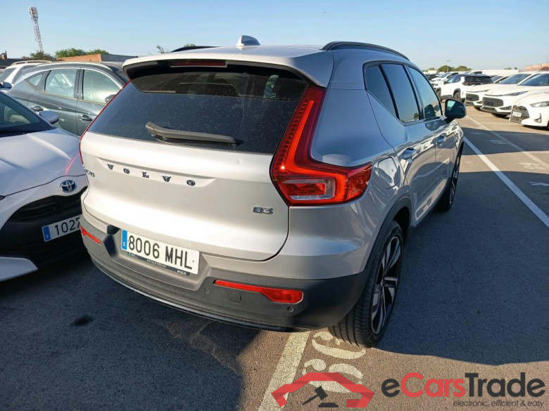 VOLVO XC40 / 2021 / 5P / todoterreno 2.0 B3 G Plus Dark Auto #2
