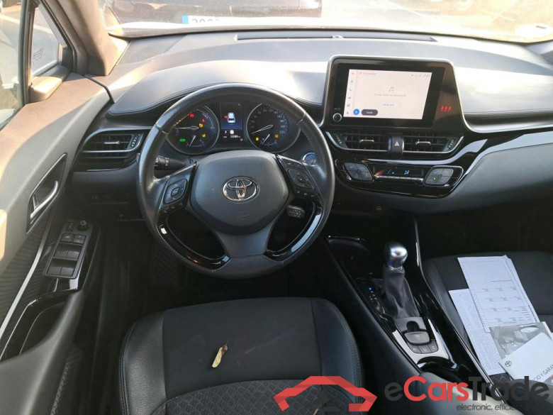 TOYOTA C-HR / 2019 / 5P / todoterreno 2.0 180H Advance #3
