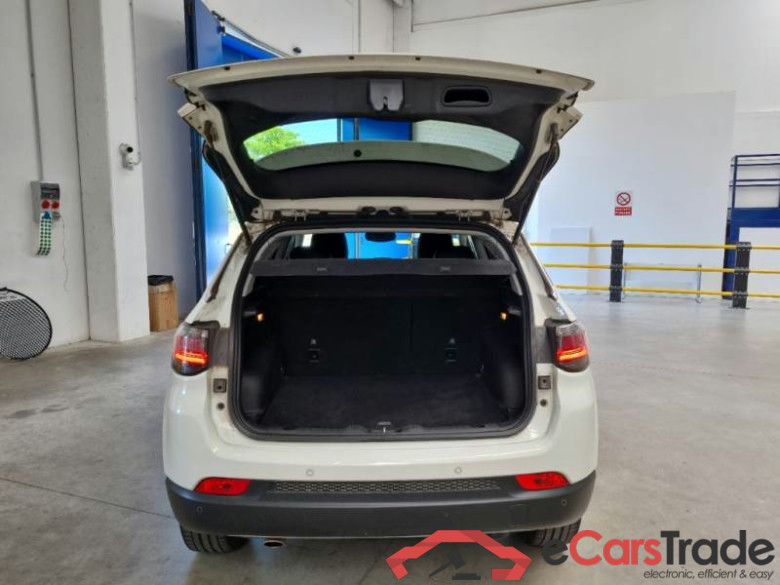JEEP COMPASS / 2021 / 5P / SUV 1.6 MJET II 96KW LIMITED #5